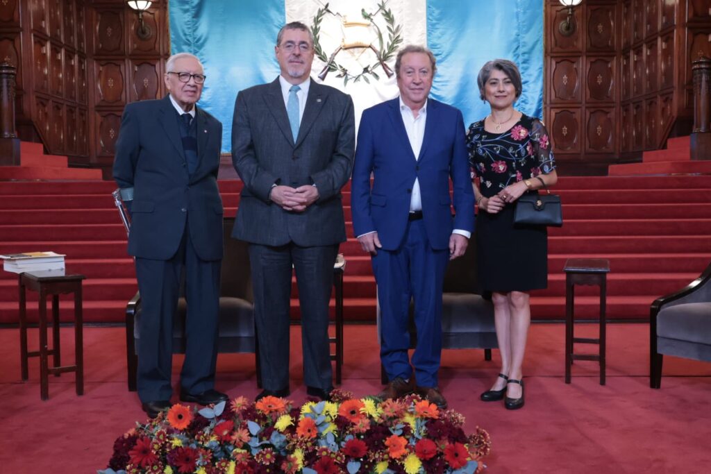 Presentación del libro Despacho presidencial del señor Juan José Arévalo Bermejo, presidente de Guatemala 1945 a 1951.
